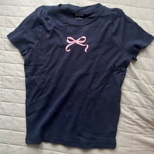 Hollister Short Sleeve Tee in Navy with Pink Bow